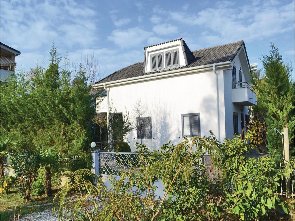 Holiday Home Pishat E Buta 28 Golem  Luaran gambar